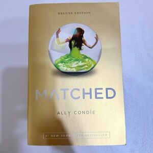 🎯3/$15
Deluxe Edition of 'Matched' by Ally Condie